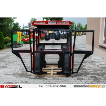 Kabina C-330 NAGLAK  >>TUR<<  metalowe błotniki kanciaste